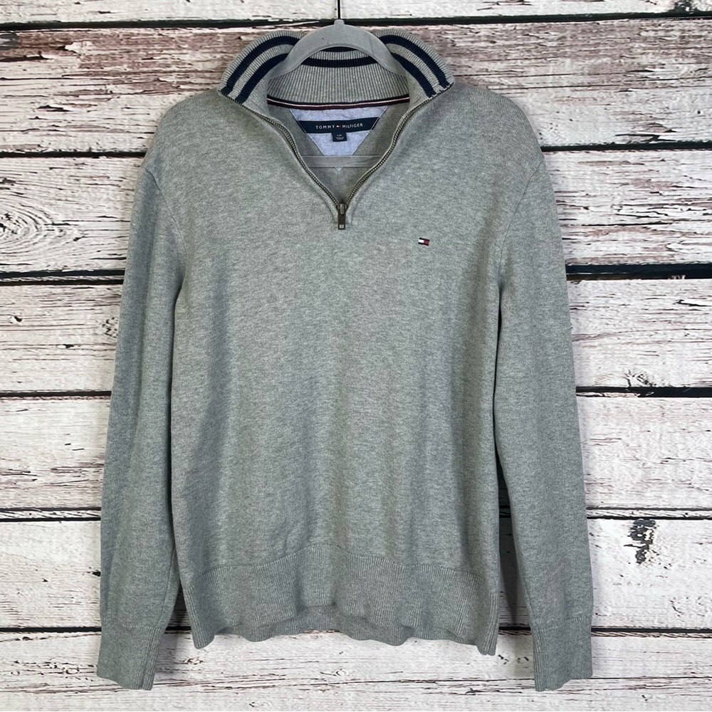 Tommy Hilfiger Men’s Quarter‎ Zip Sweater Size Large *May Fit Smaller* Grey Gray